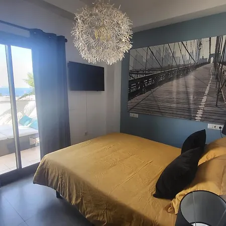 Old Town Nerja, Stunning Sea Views Appartement