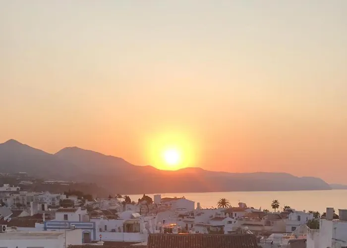 Old Town Nerja, Stunning Sea Views Apartman *