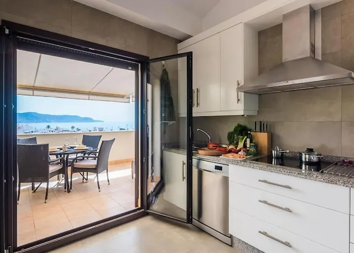 Old Town Nerja, Stunning Sea Views *