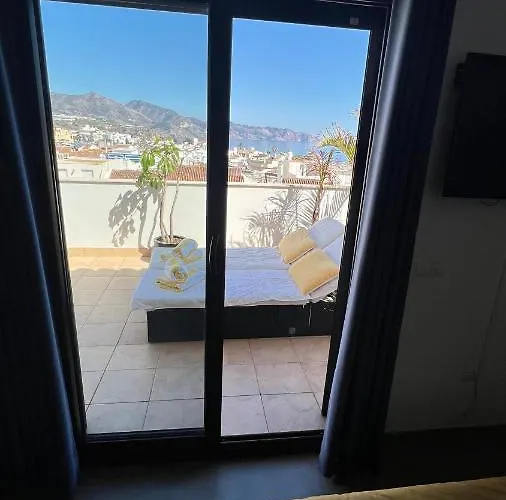 Old Town Nerja, Stunning Sea Views * נרחה